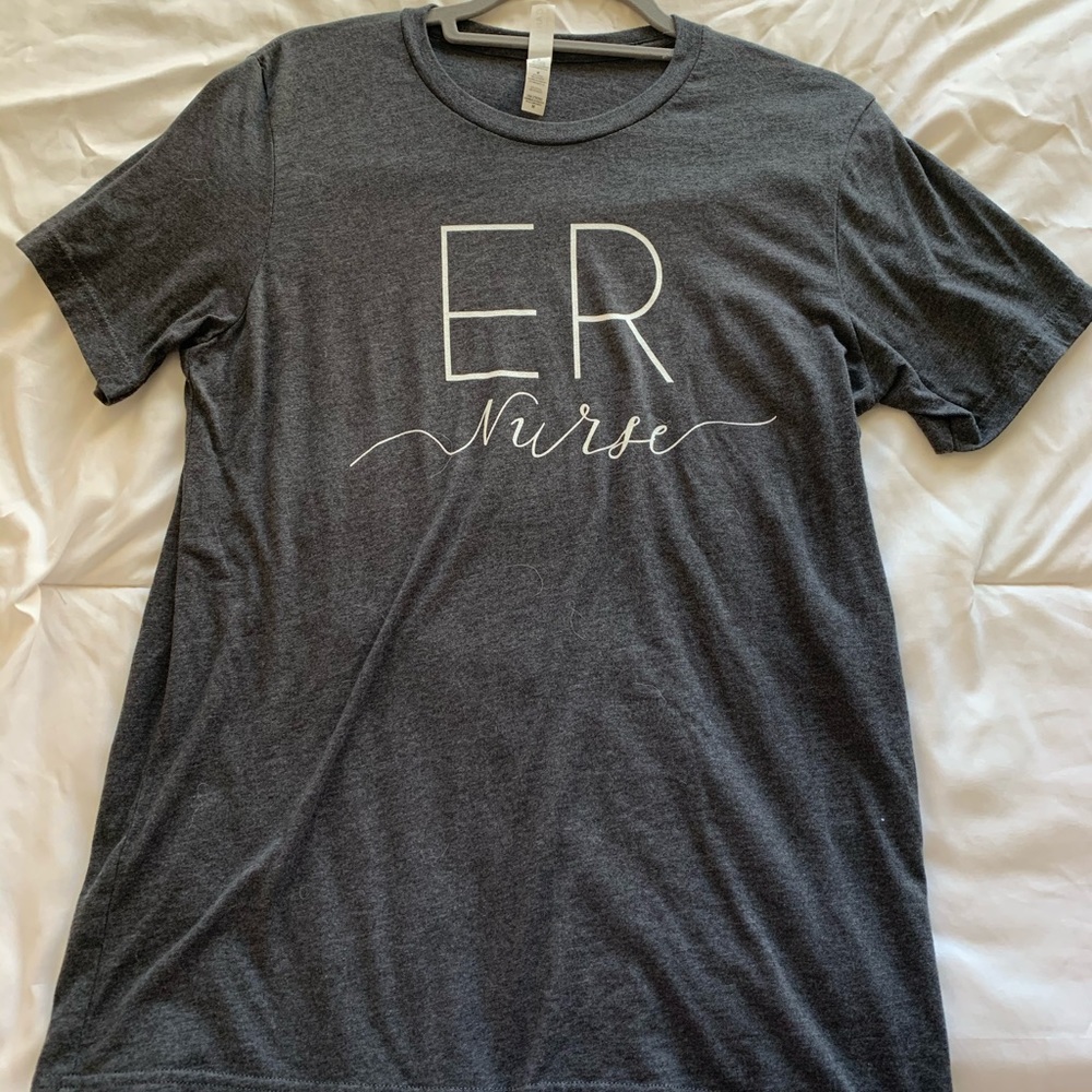 Gray ER nurse T-shirt, size M